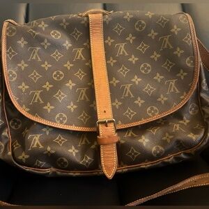 LOUIS VUITTON SAMUR CROSSBODY MESSENGER BAG